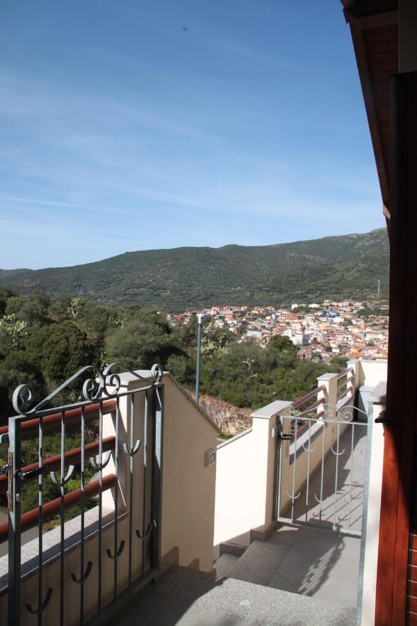 Appartamenti Amaretto E Pardula Fluminimaggiore Bagian luar foto